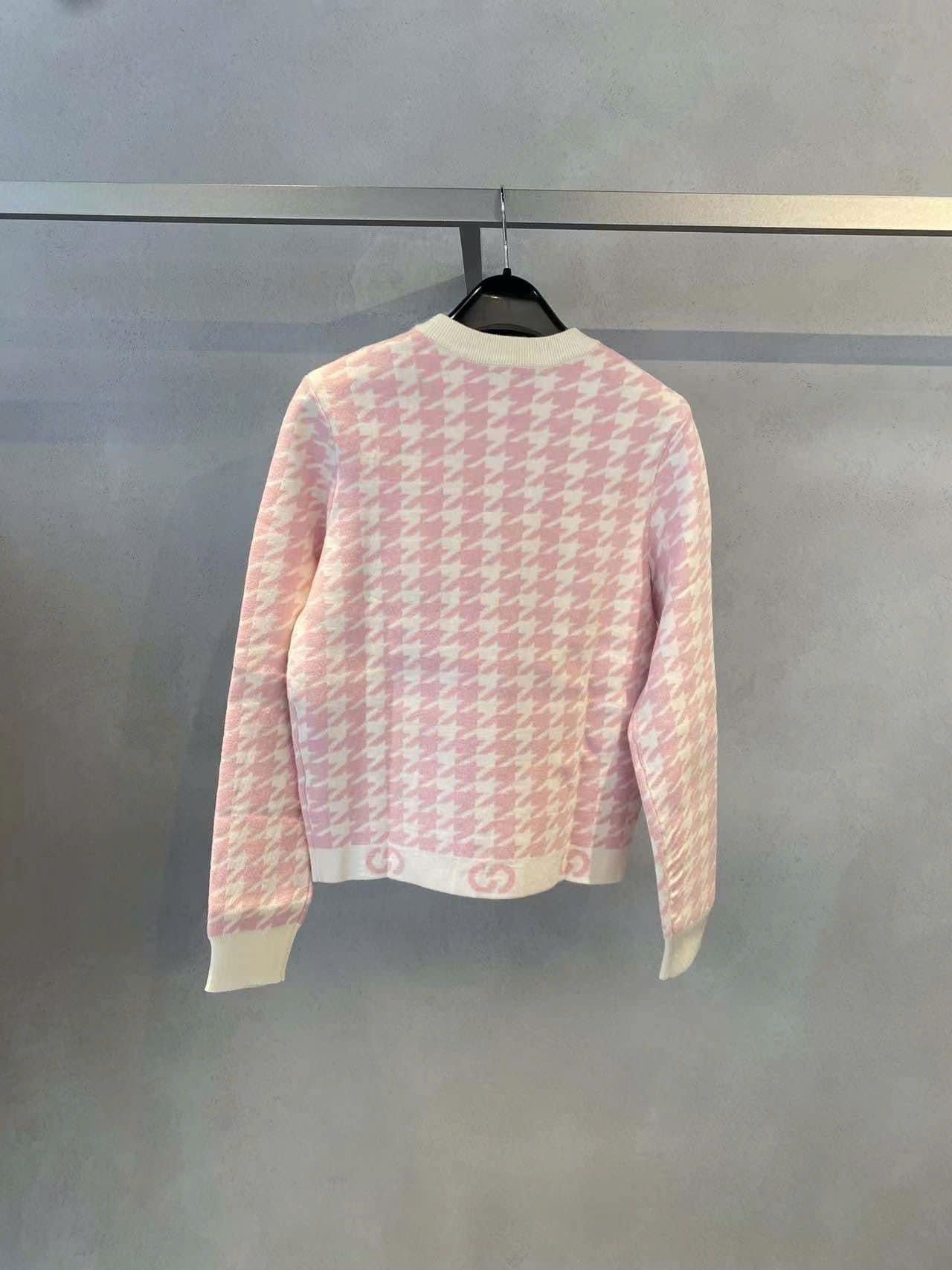  Áo len hồng trắng 