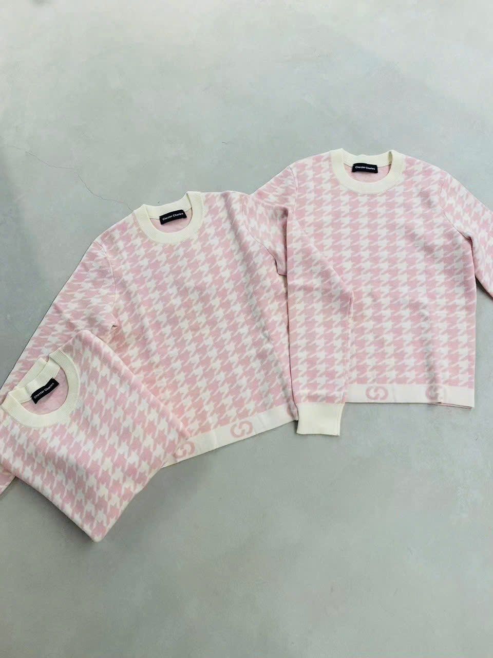  Áo len hồng trắng 