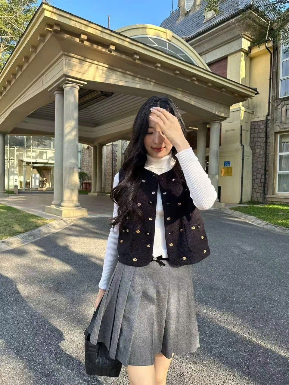  1.Áo ghile lông logo sắc màu 