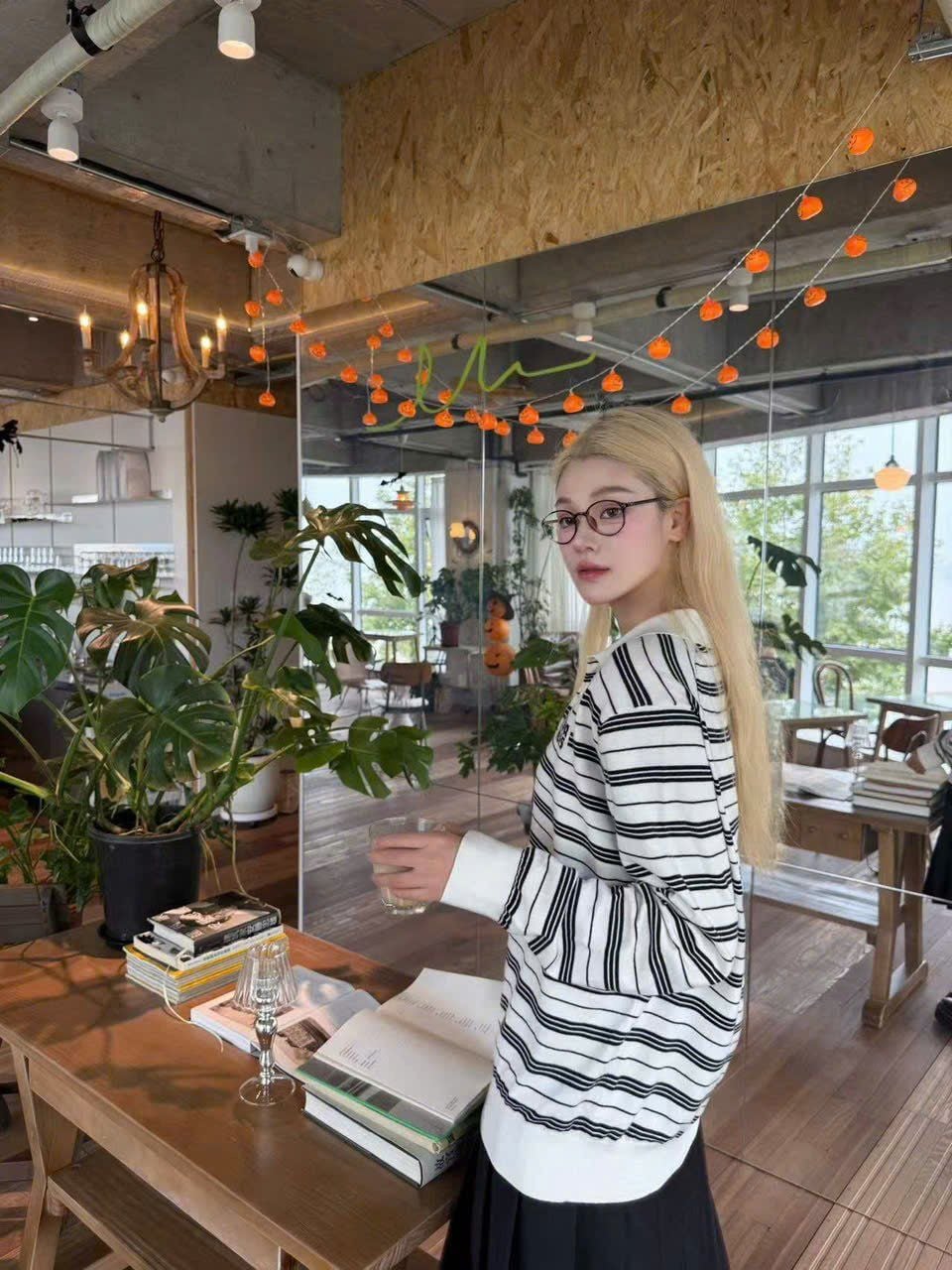  Áo Polo cổ trắng-kẻ dài tay 