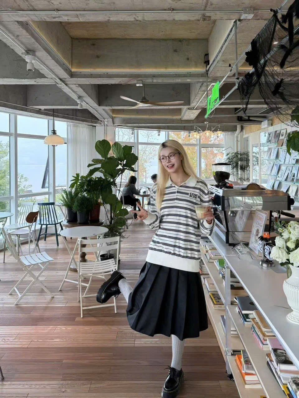  Áo Polo cổ trắng-kẻ dài tay 