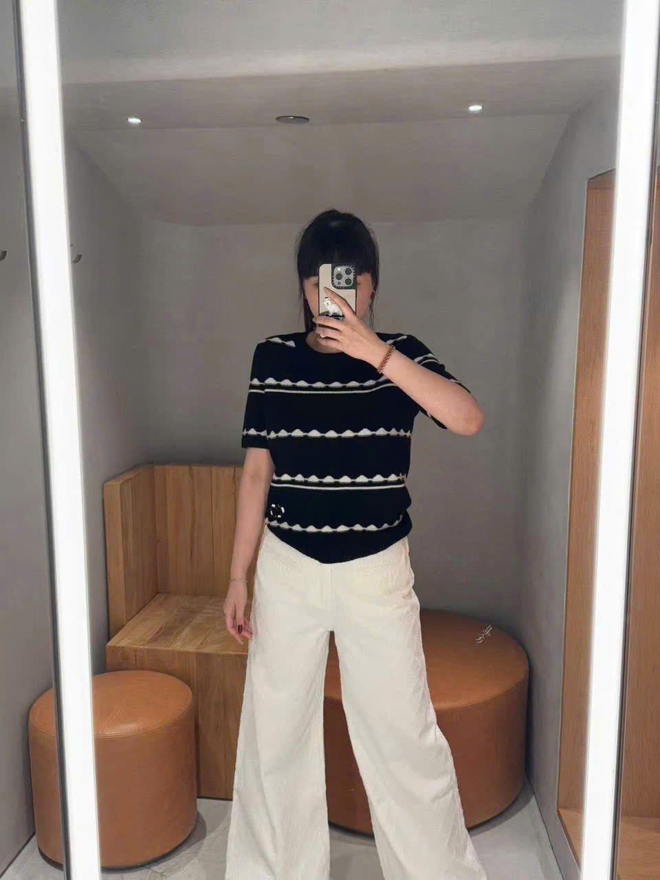  Áo len ngắn tay đen ziczac 