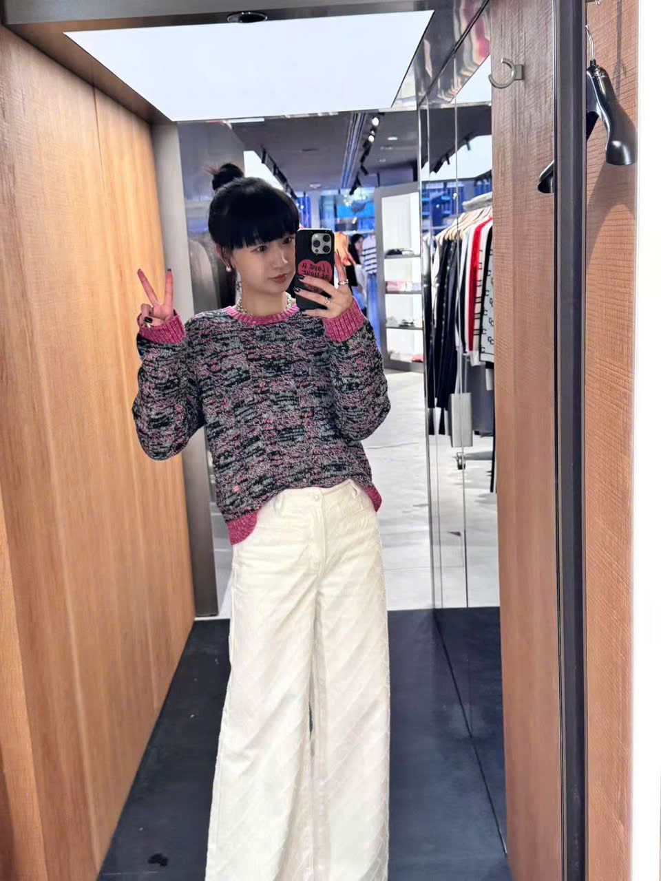  Áo len viền hồng dài tay 