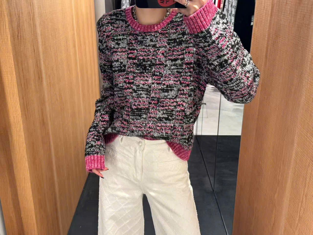  Áo len viền hồng dài tay 