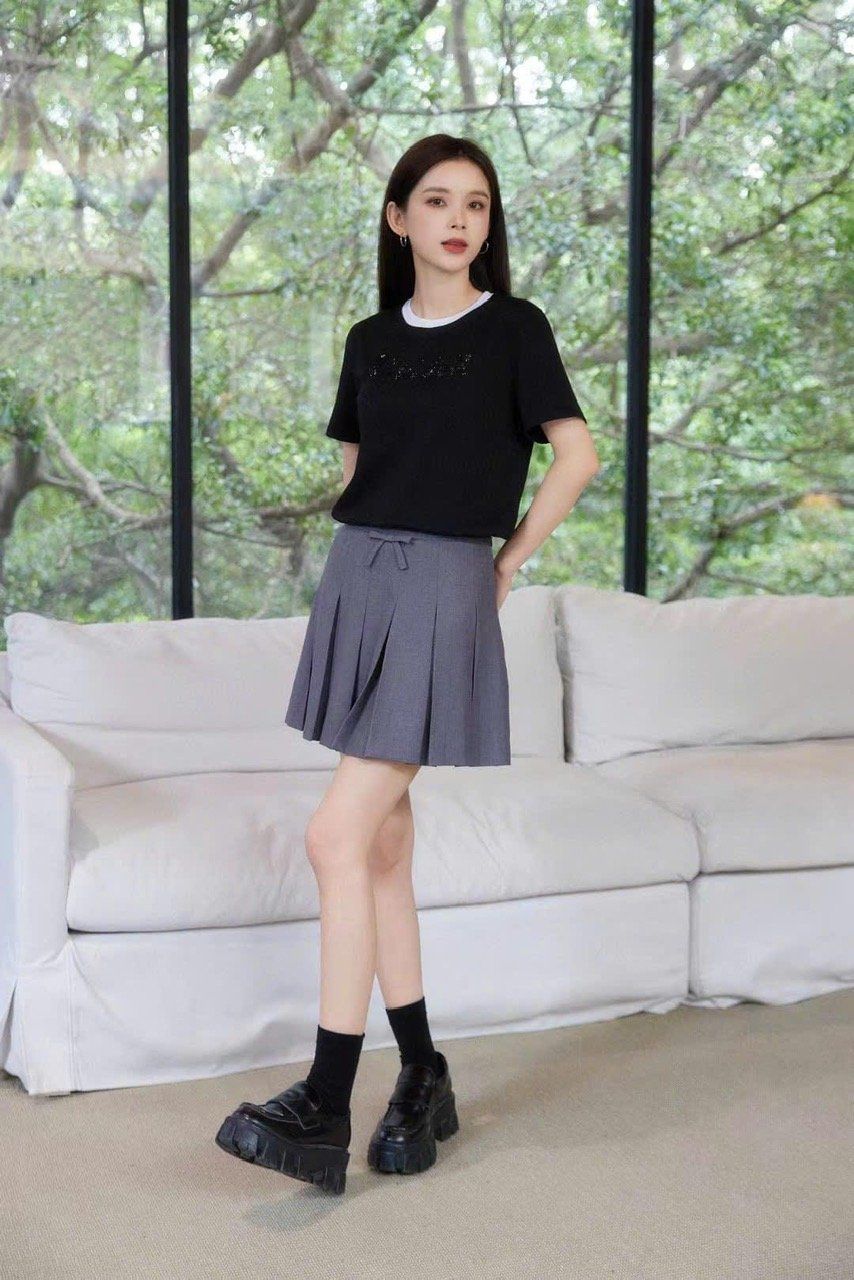  Áo phông đen - gấu nhỏ, chữ blink 