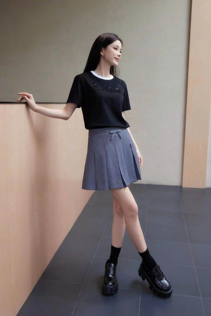  Áo phông đen - gấu nhỏ, chữ blink 