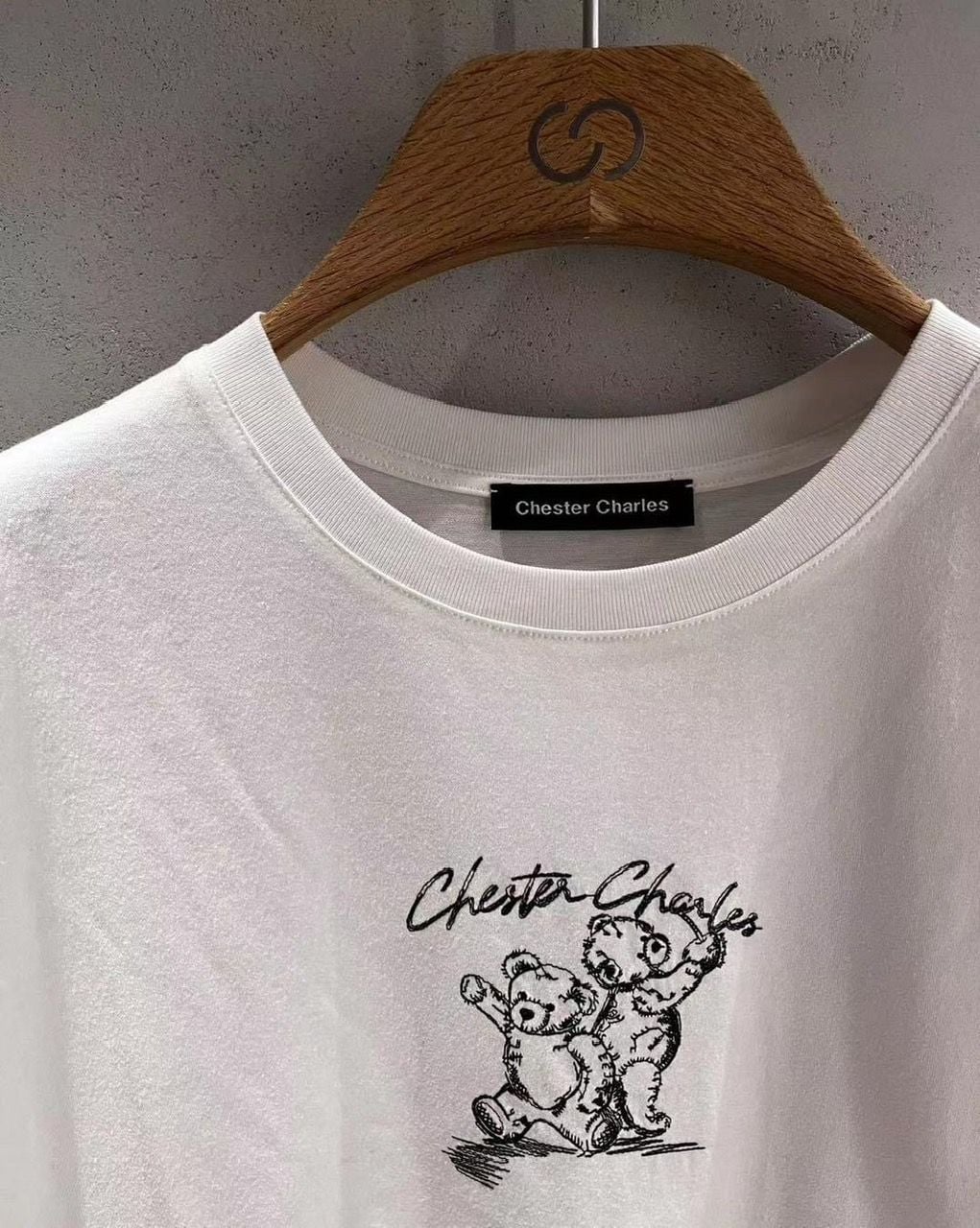  Áo phông trắng - 2 gấu 