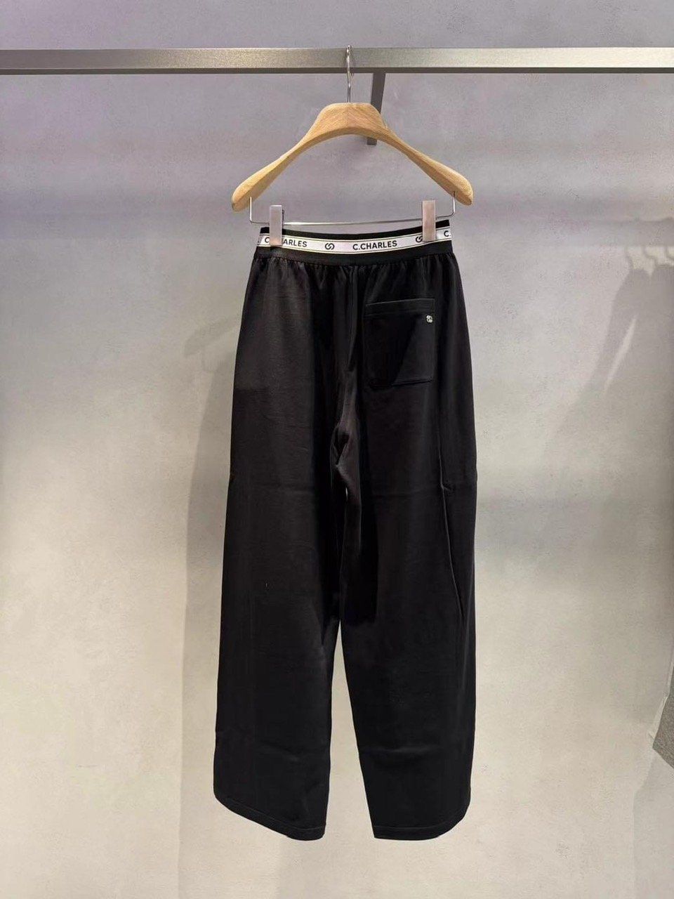  Quần vải đen, cạp chữ chun 