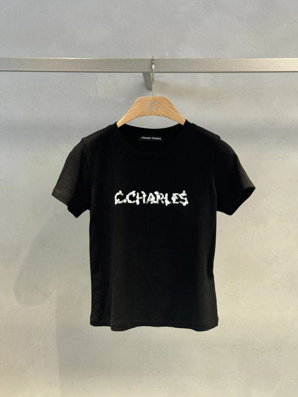  Áo len tăm đen - logo gắn lá 