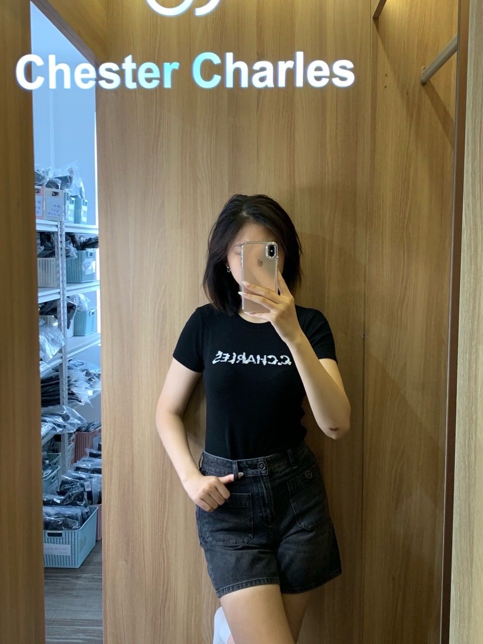  Áo len tăm đen - logo gắn lá 