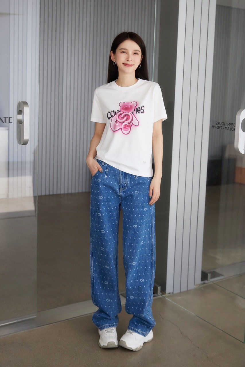  Jean xanh ống đứng - chấm logo 