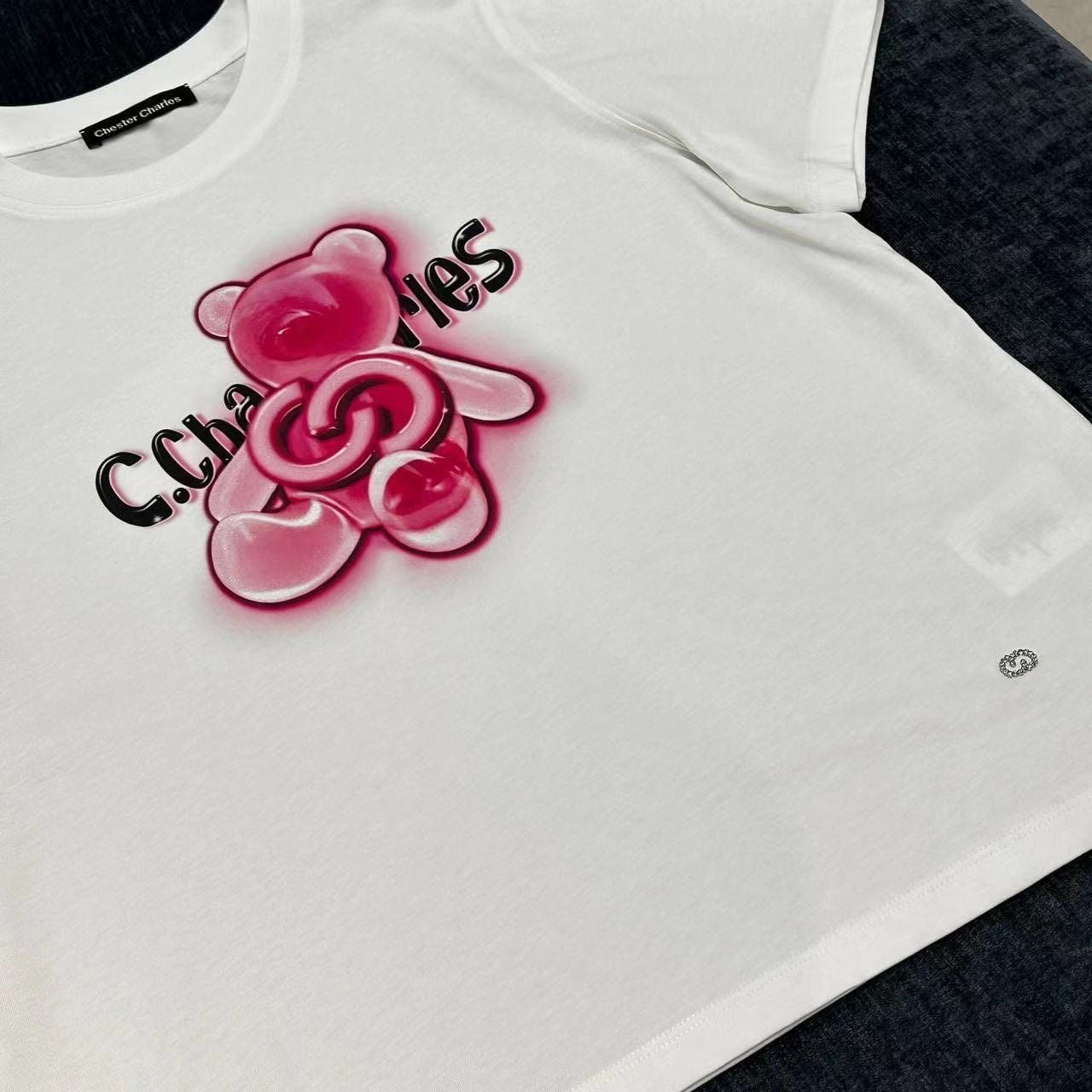  Áo phông trắng - gấu hồng kim tuyến 