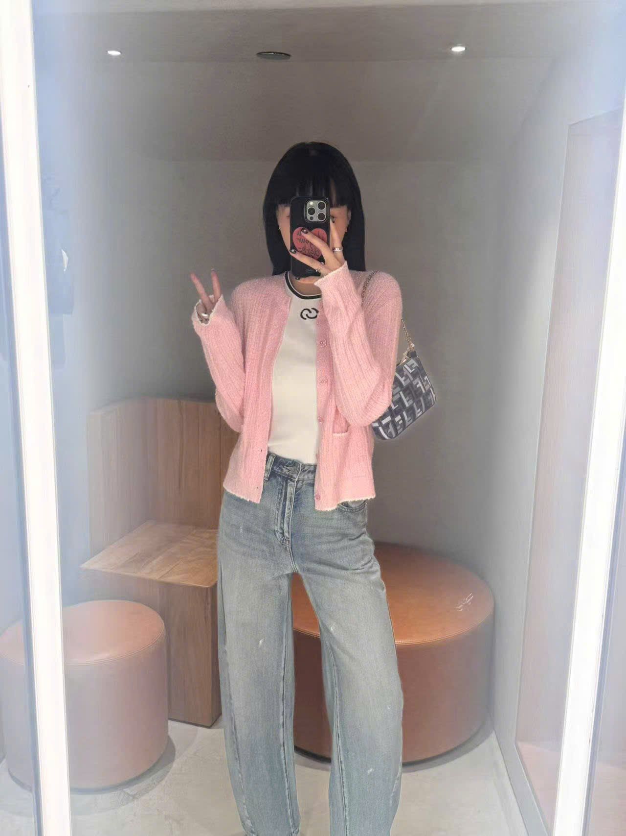  1.CDG hồng - 2 túi viền trắng 