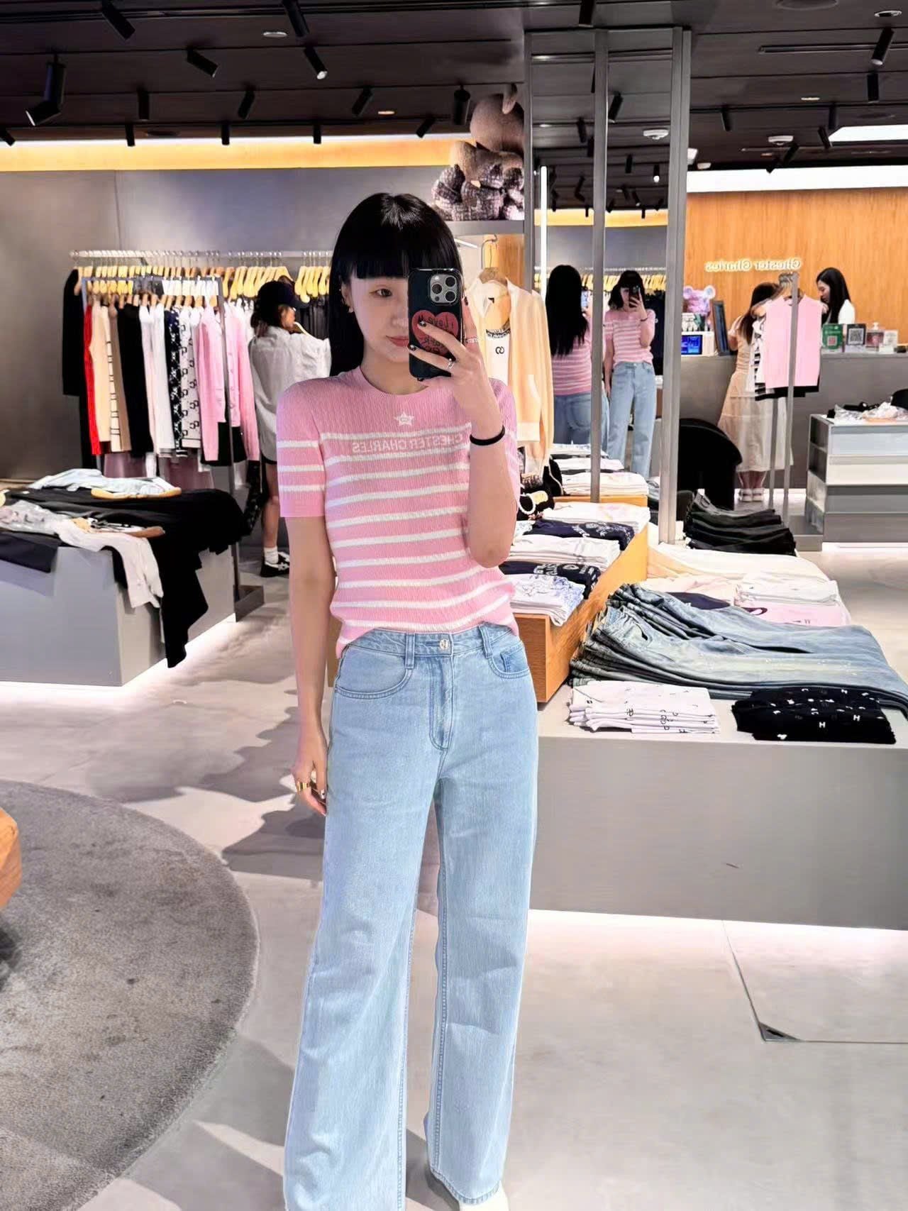  Áo hồng kẻ ngang trắng - ngôi sao giữa 