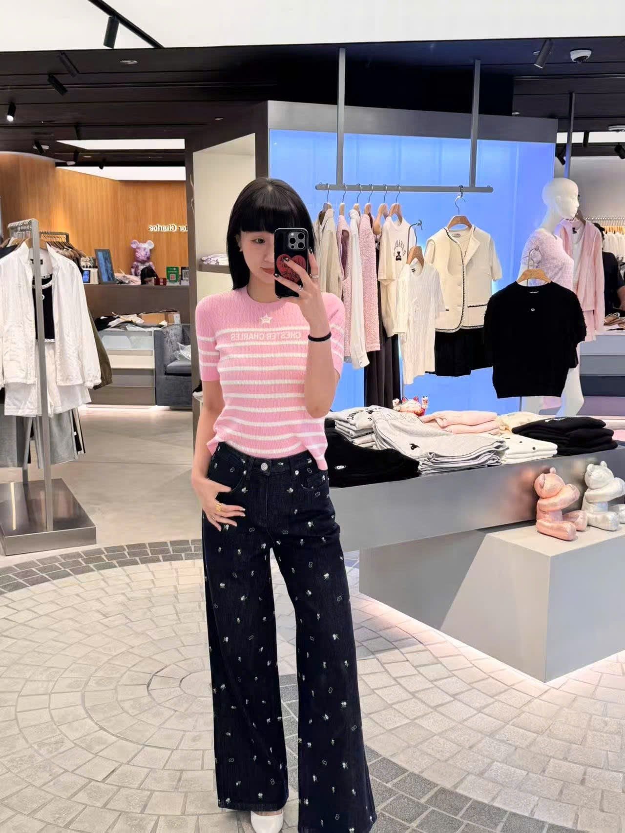  Áo hồng kẻ ngang trắng - ngôi sao giữa 