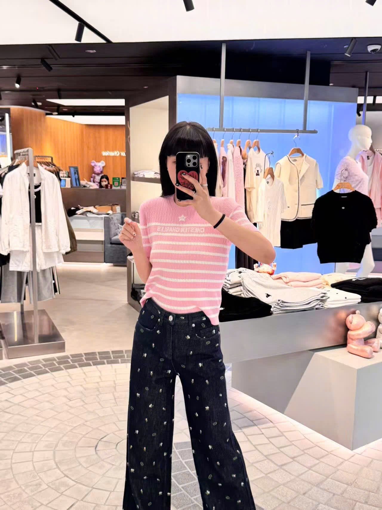  Áo hồng kẻ ngang trắng - ngôi sao giữa 