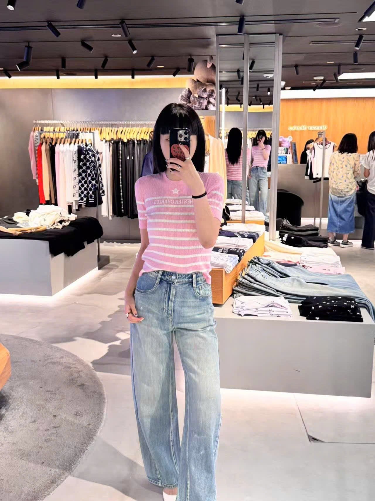  Áo hồng kẻ ngang trắng - ngôi sao giữa 