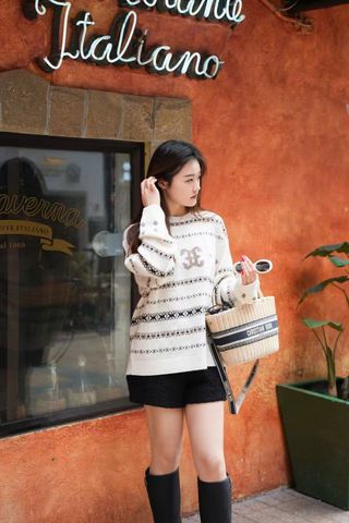  Áo kem dài tay họa tiết thổ cẩm 