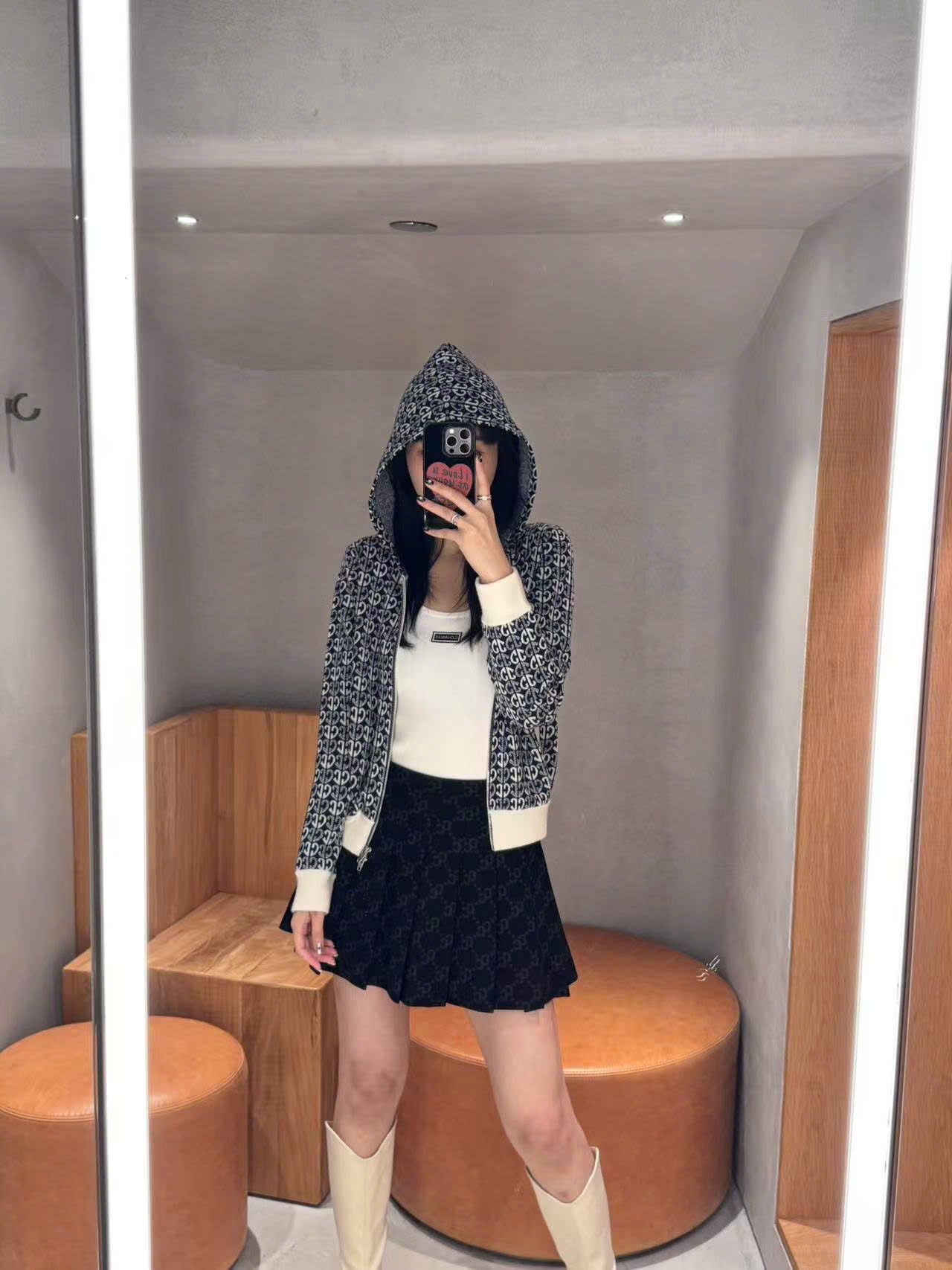  Áo hai dây trắng Logo chữ nhật nhỏ ngực 