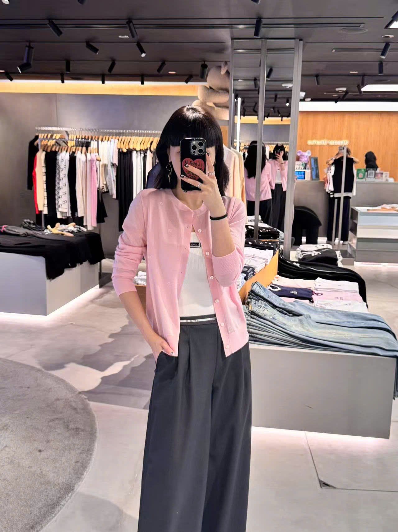  Áo CDG hồng dài tay, logo trắng nhỏ 