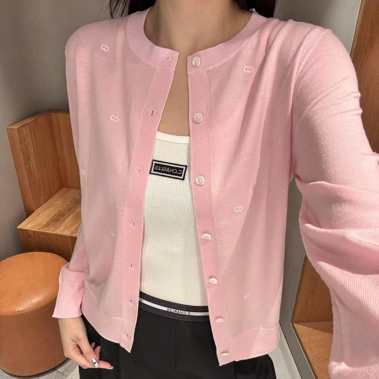  Áo CDG hồng dài tay, logo trắng nhỏ 