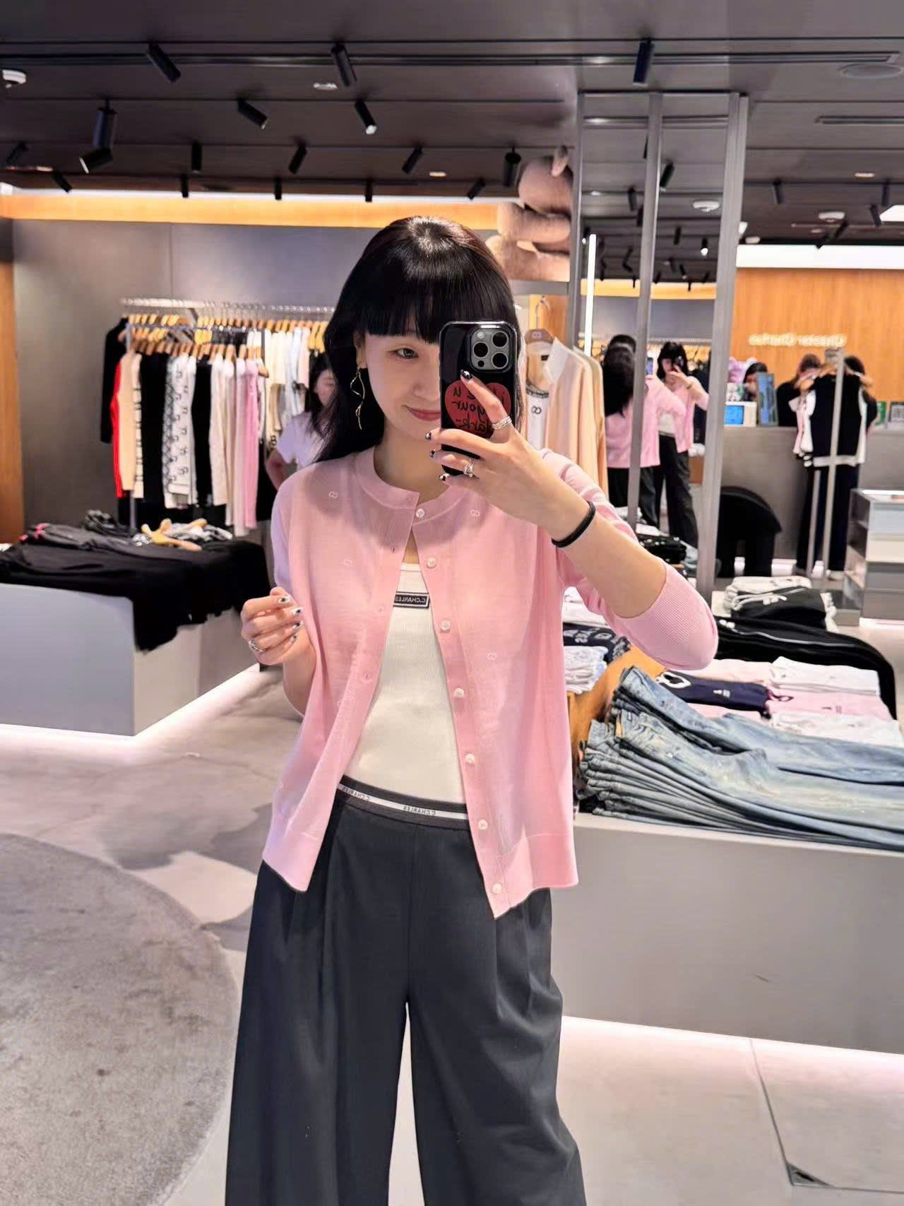  Áo CDG hồng dài tay, logo trắng nhỏ 