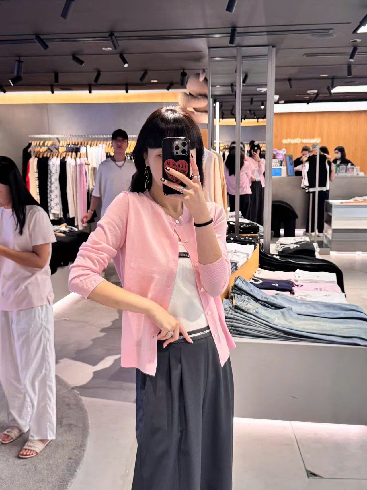  Áo CDG hồng dài tay, logo trắng nhỏ 