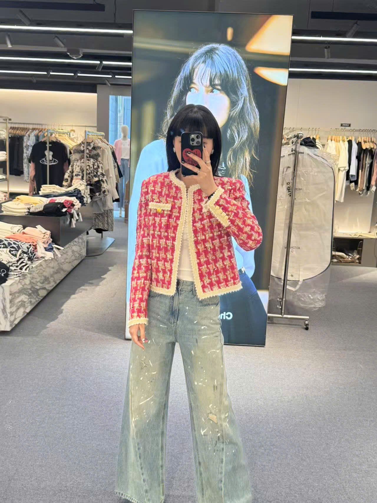  8.Quần Jean ly chéo , vẩy sơn 