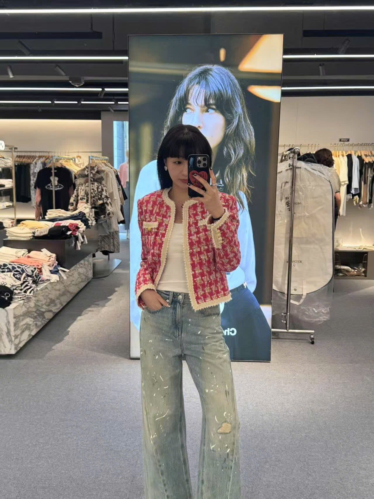  8.Quần Jean ly chéo , vẩy sơn 