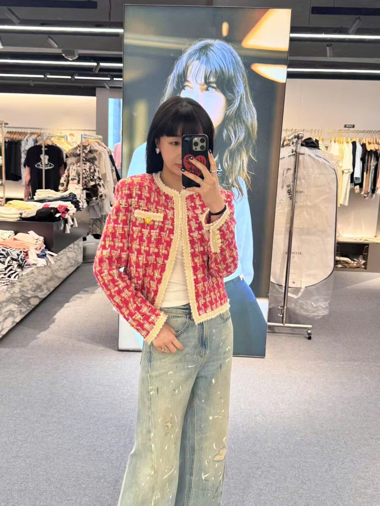  8.Quần Jean ly chéo , vẩy sơn 