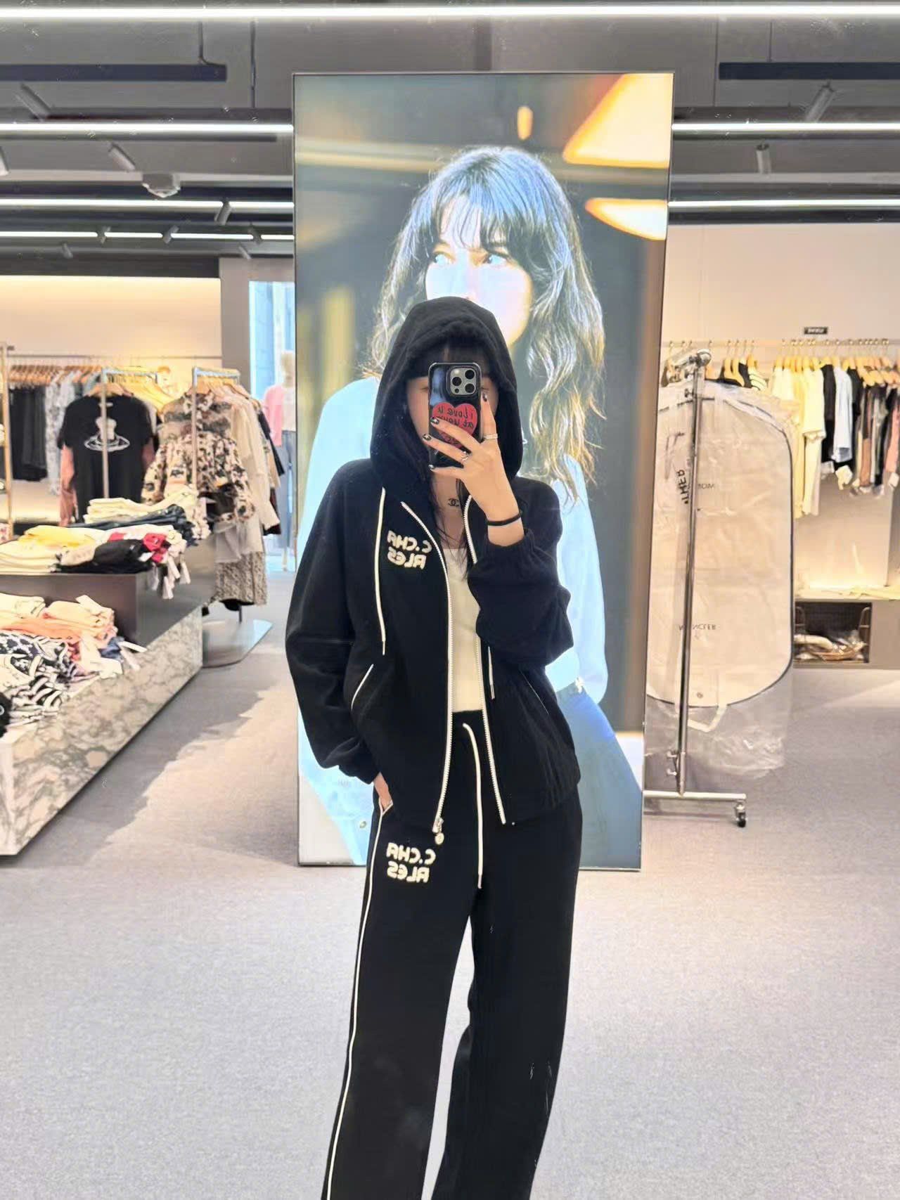  Bộ áo khoác kéo khóa có mũ và quần đen cạp chun - chữ C.Charles trắng set 