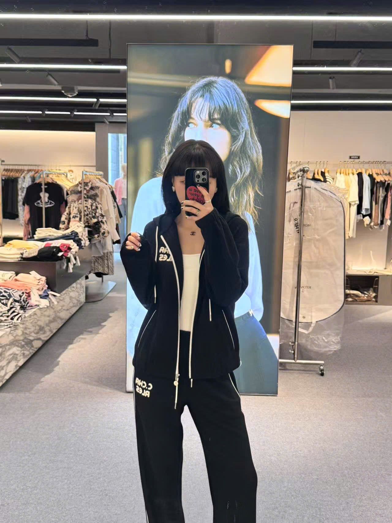  Bộ áo khoác kéo khóa có mũ và quần đen cạp chun - chữ C.Charles trắng set 