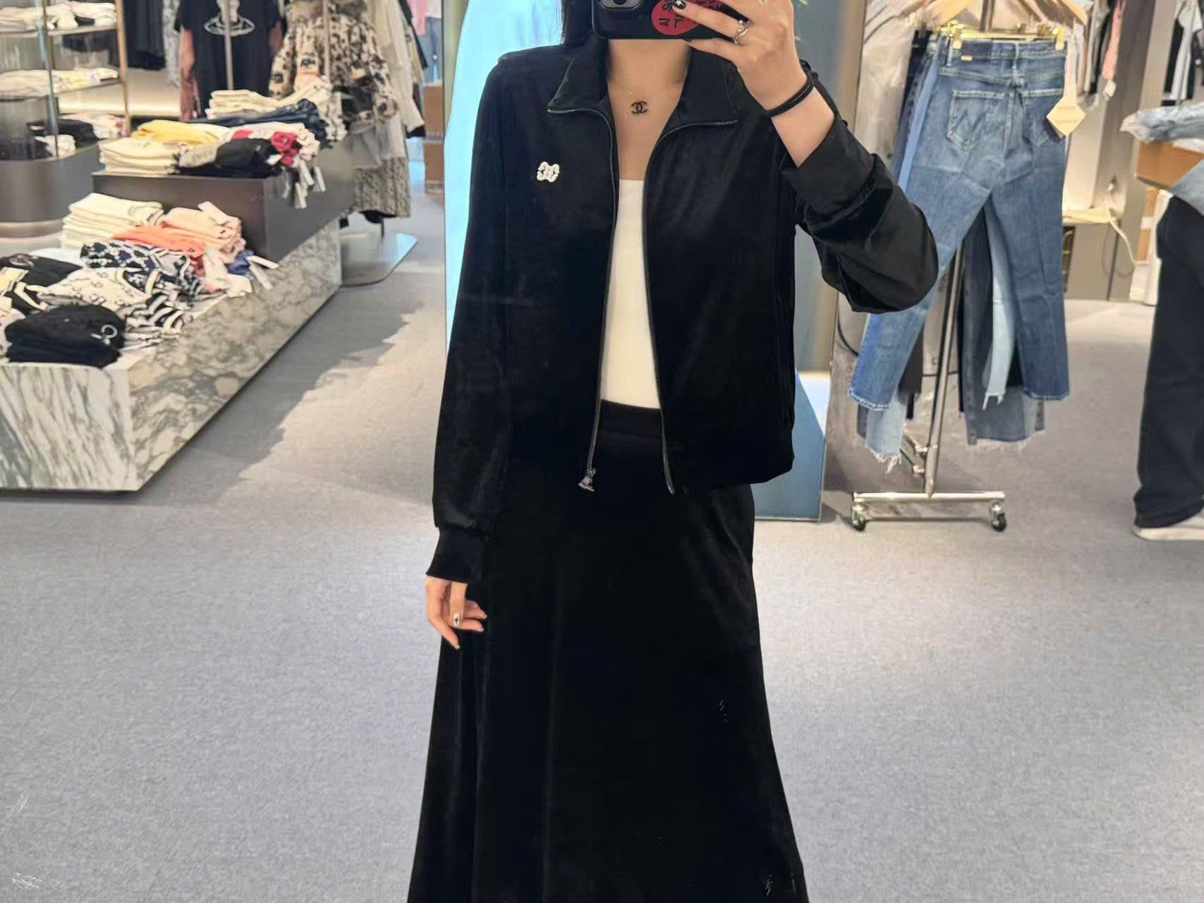  Bộ áo khoác nhung và chân váy nhung - Logo ngực trái set 