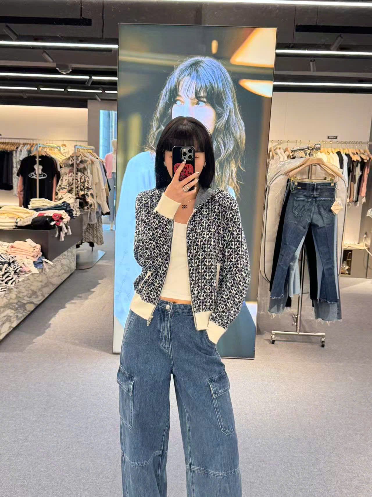  Áo len full logo khóa zip 