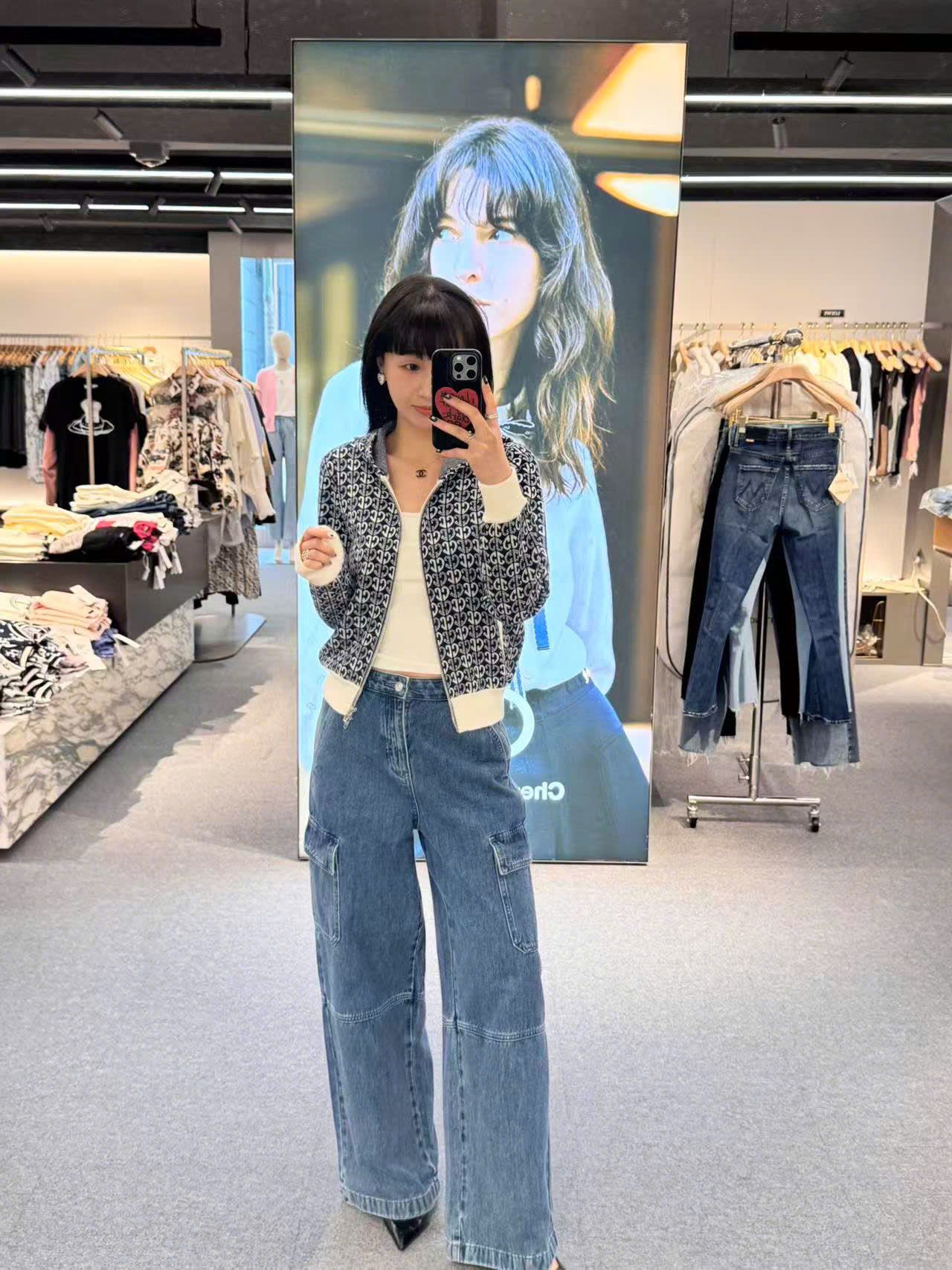  Áo len full logo khóa zip 