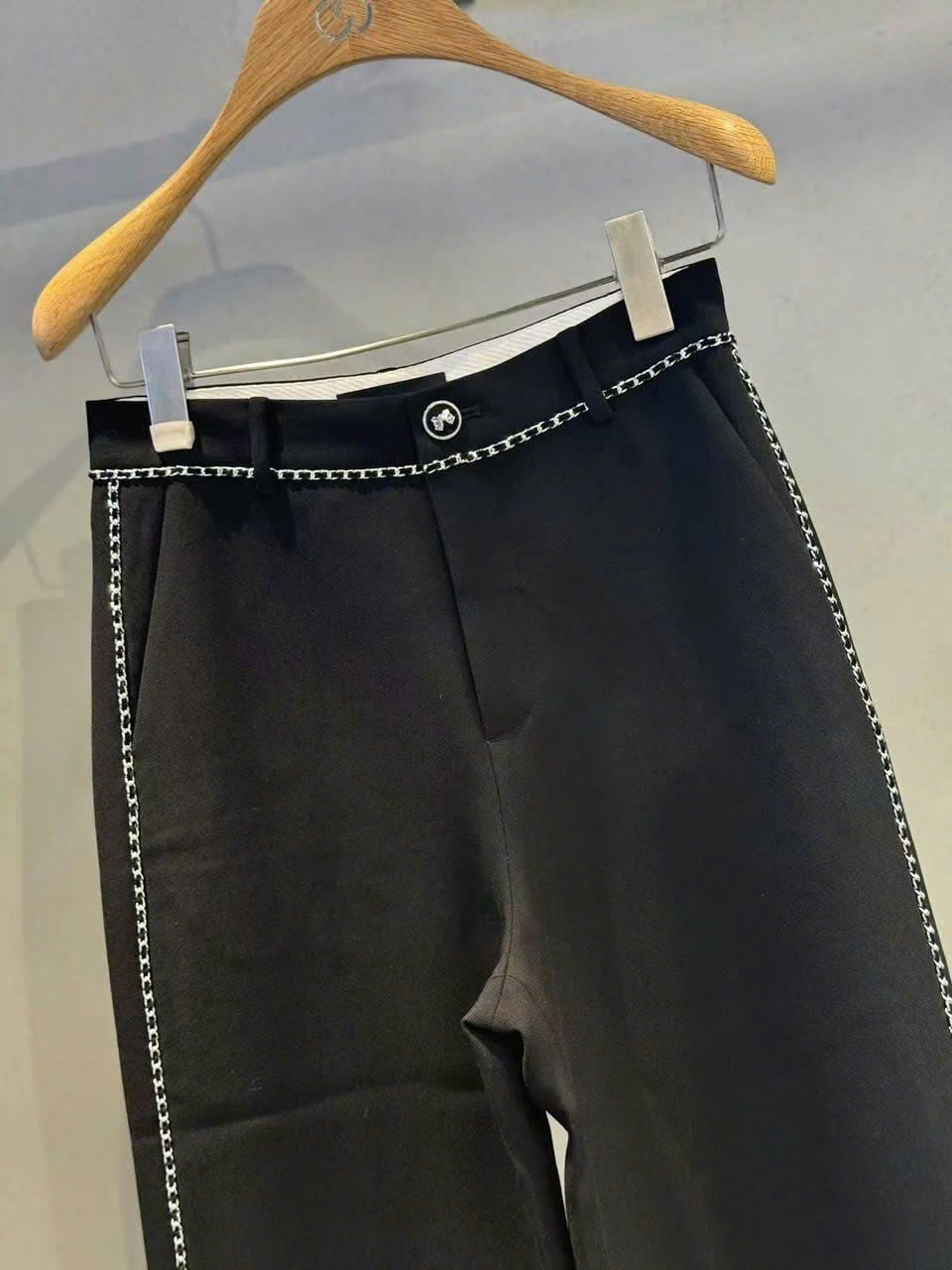  Quần vải đen - viền xích CC 