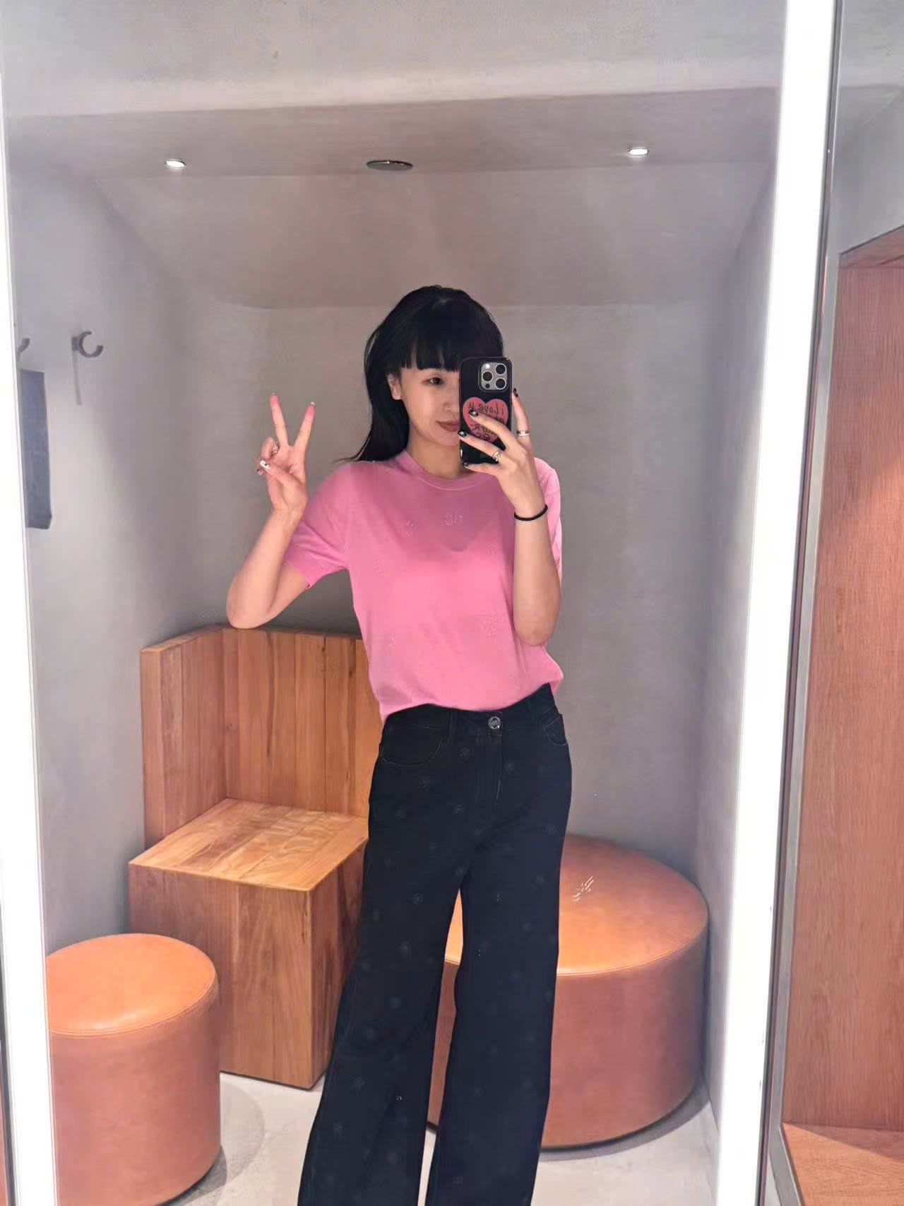  Quần jean đen hoa trà 