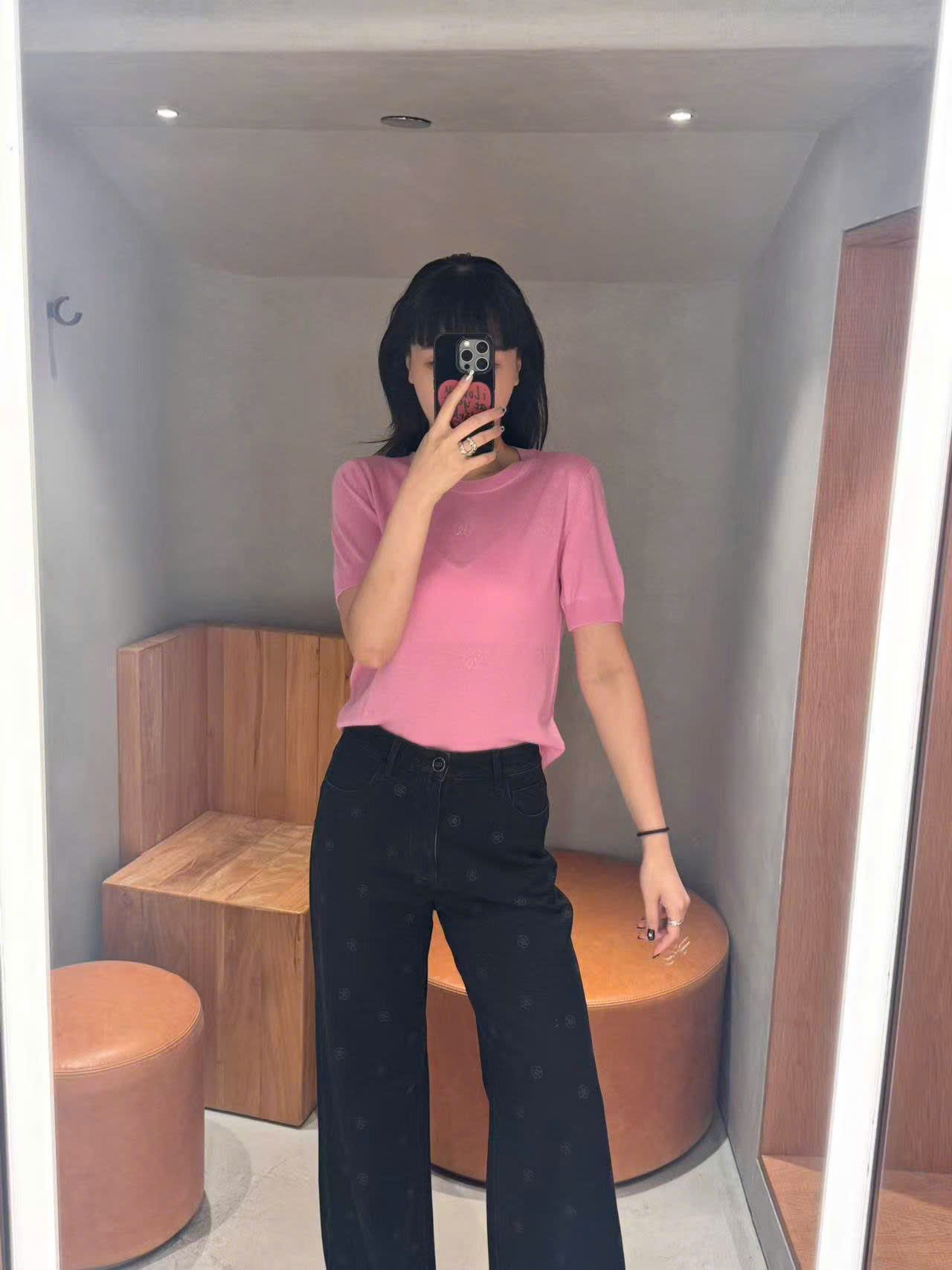  Quần jean đen hoa trà 