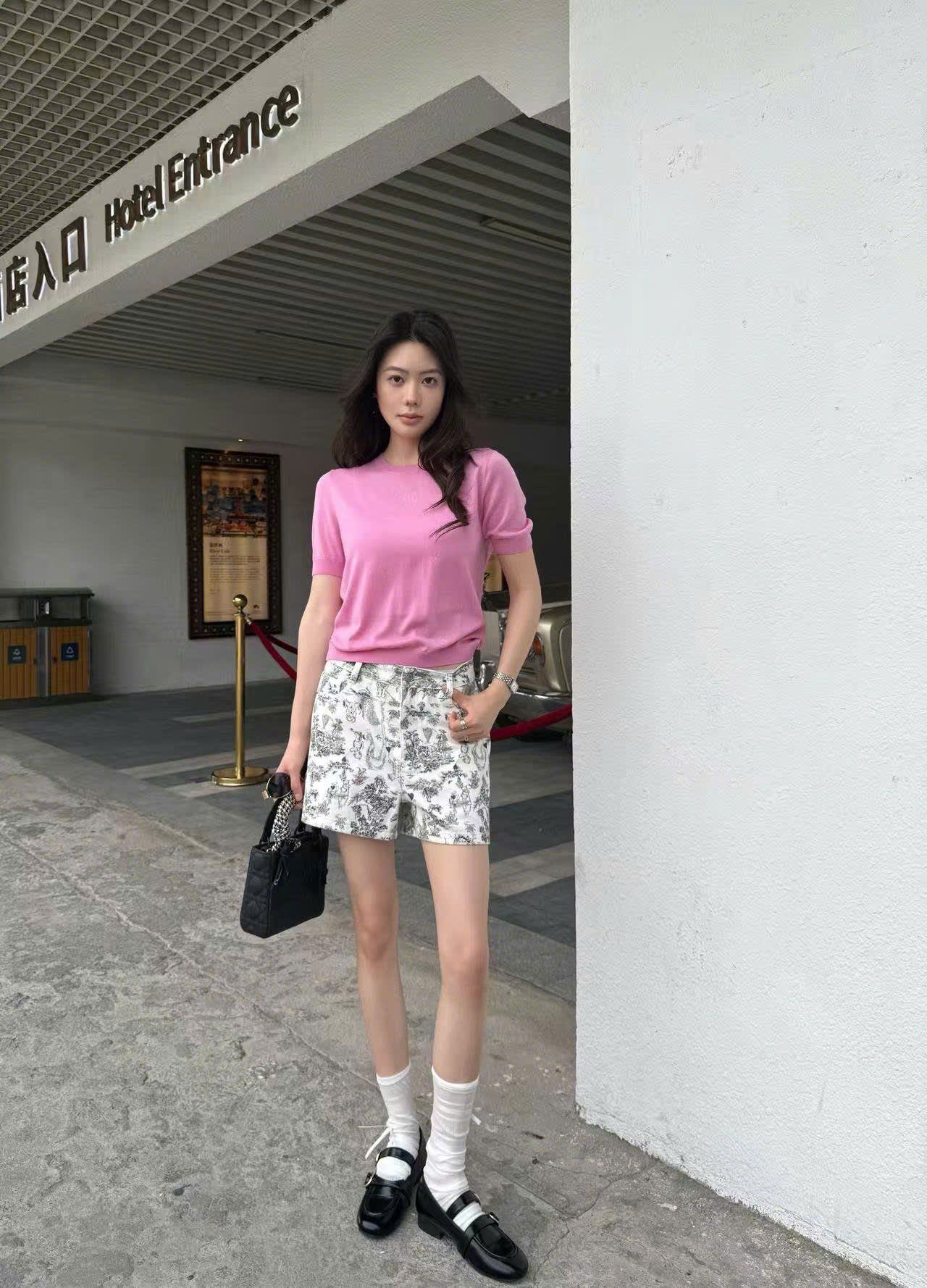  Áo hồng sen ngắn tay, bo gấu 