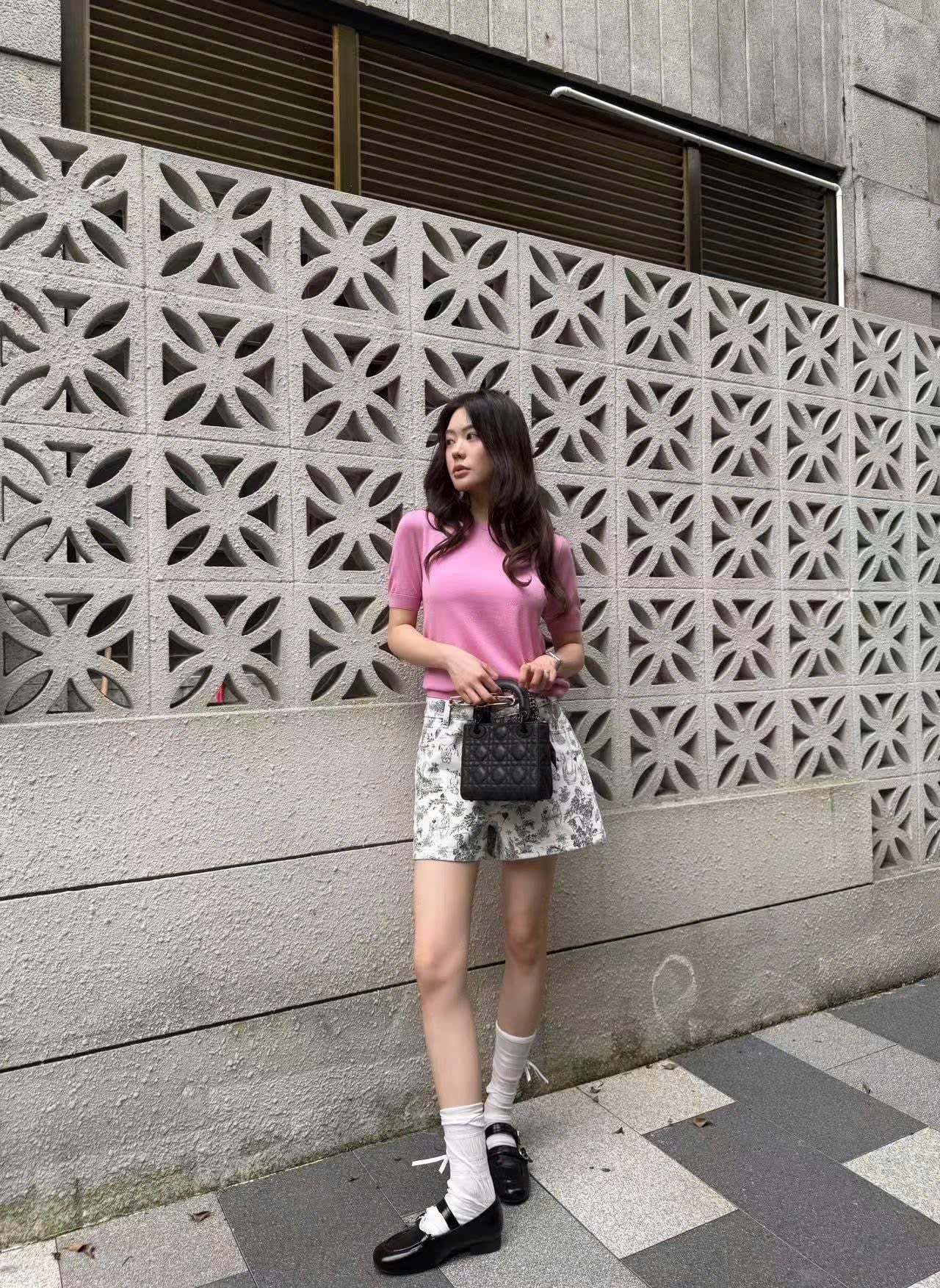  Áo hồng sen ngắn tay, bo gấu 