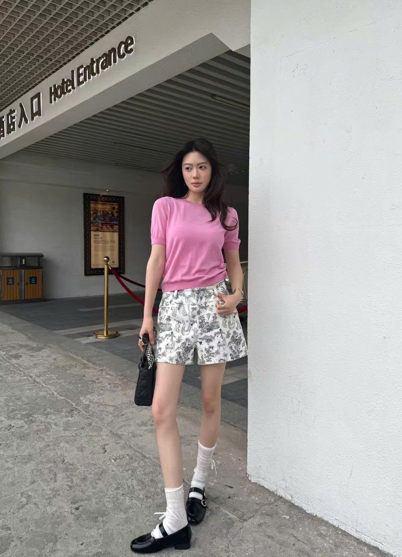  Áo hồng sen ngắn tay, bo gấu 