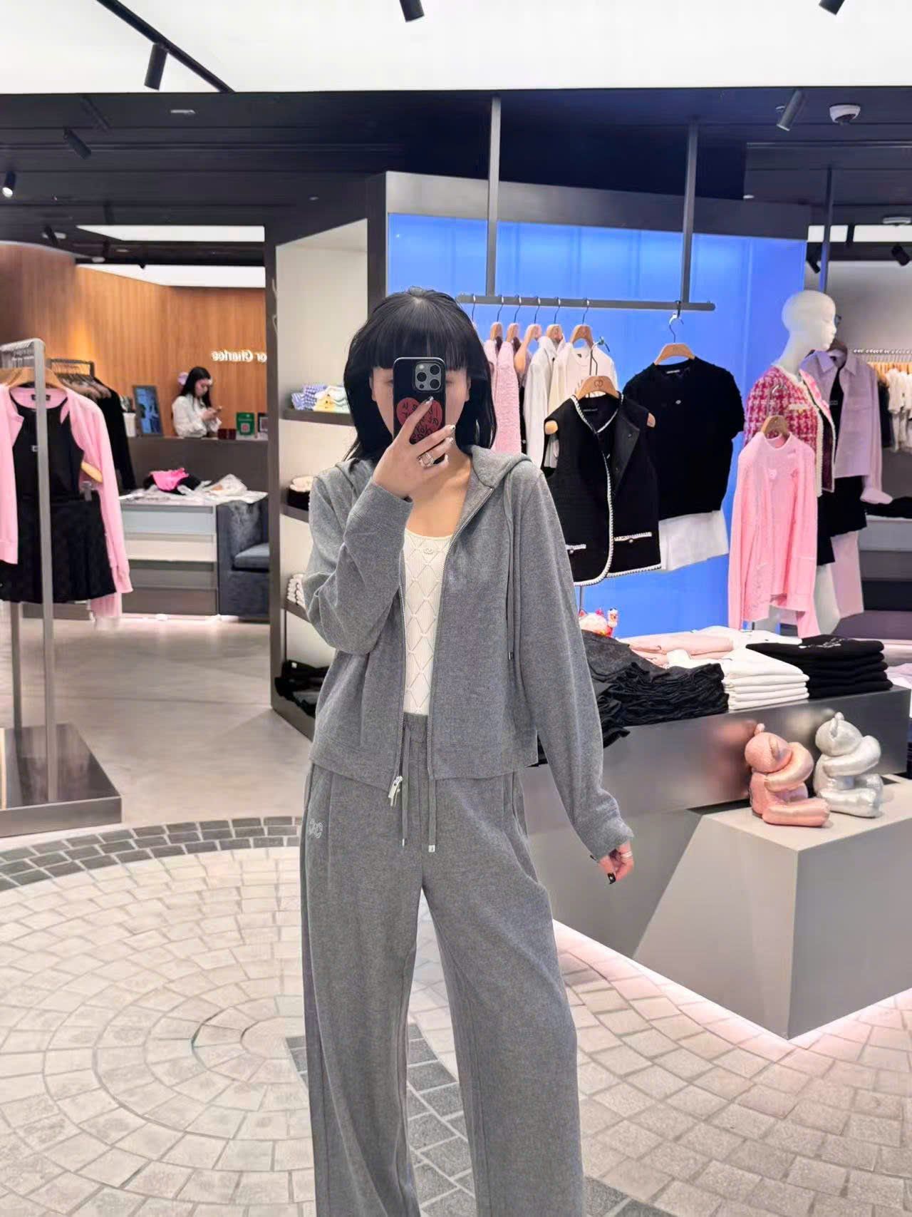  Áo khoác len xám có mũ , logo CC lồng 1 bên (SET) 