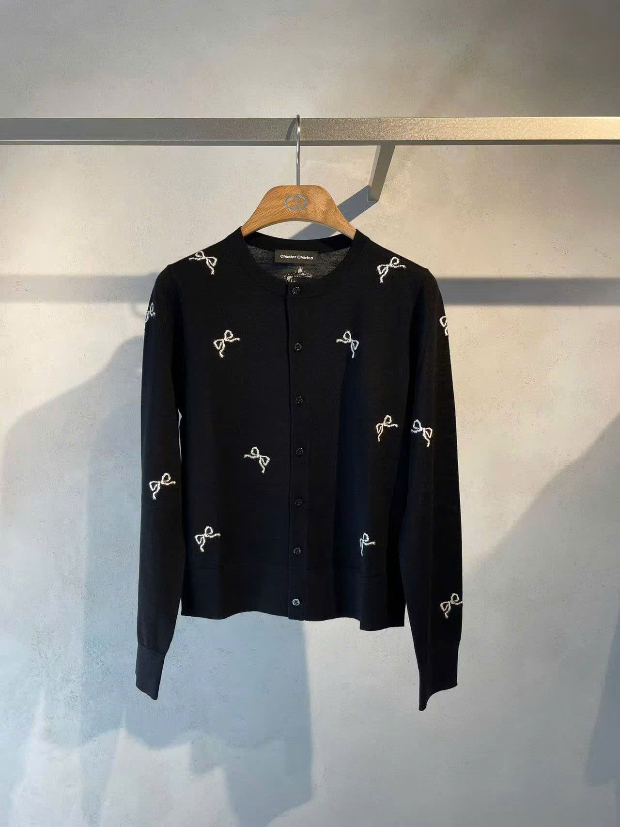  Áo CDG đen nơ trắng, cổ tròn dài tay 