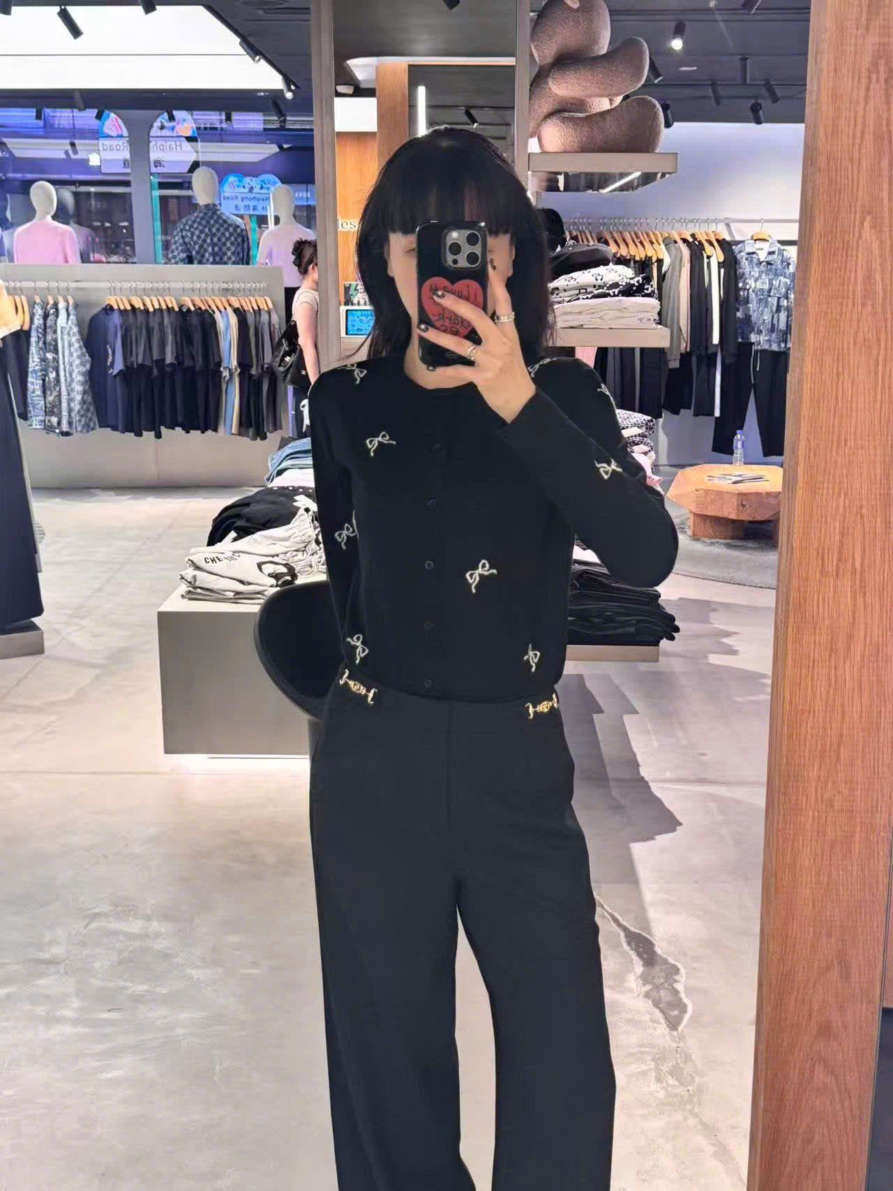  Quần vải đen xích vàng ss25 