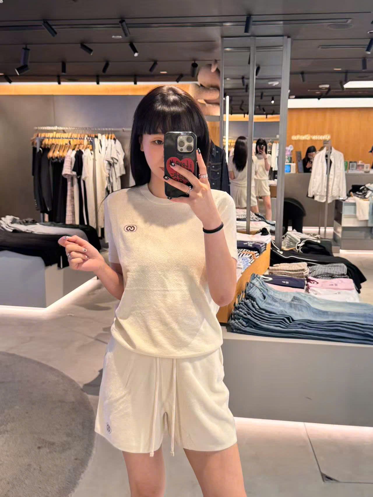  Áo nhung trắng, logo đen 1 bên (Set) 