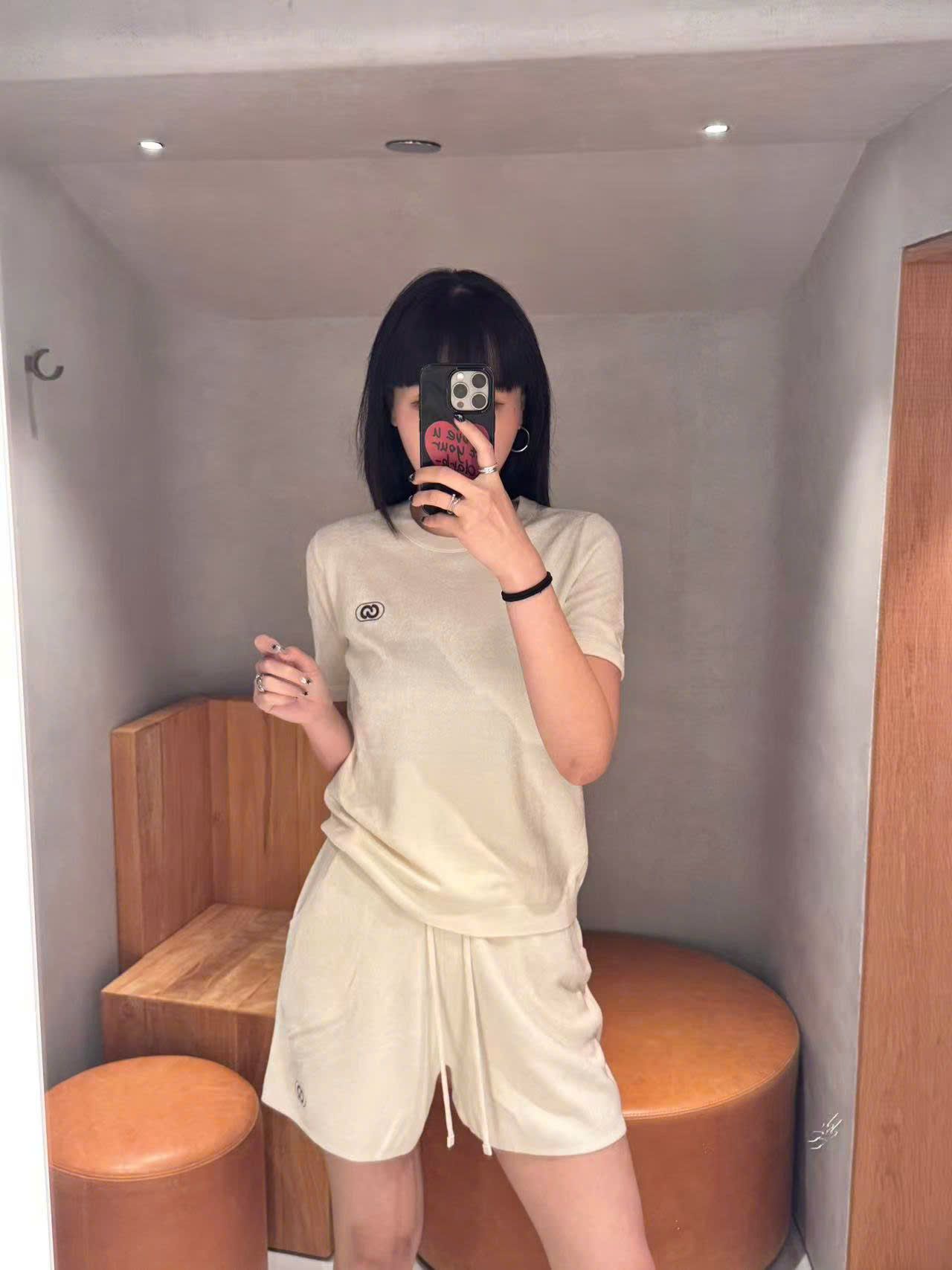  Áo nhung trắng, logo đen 1 bên (Set) 