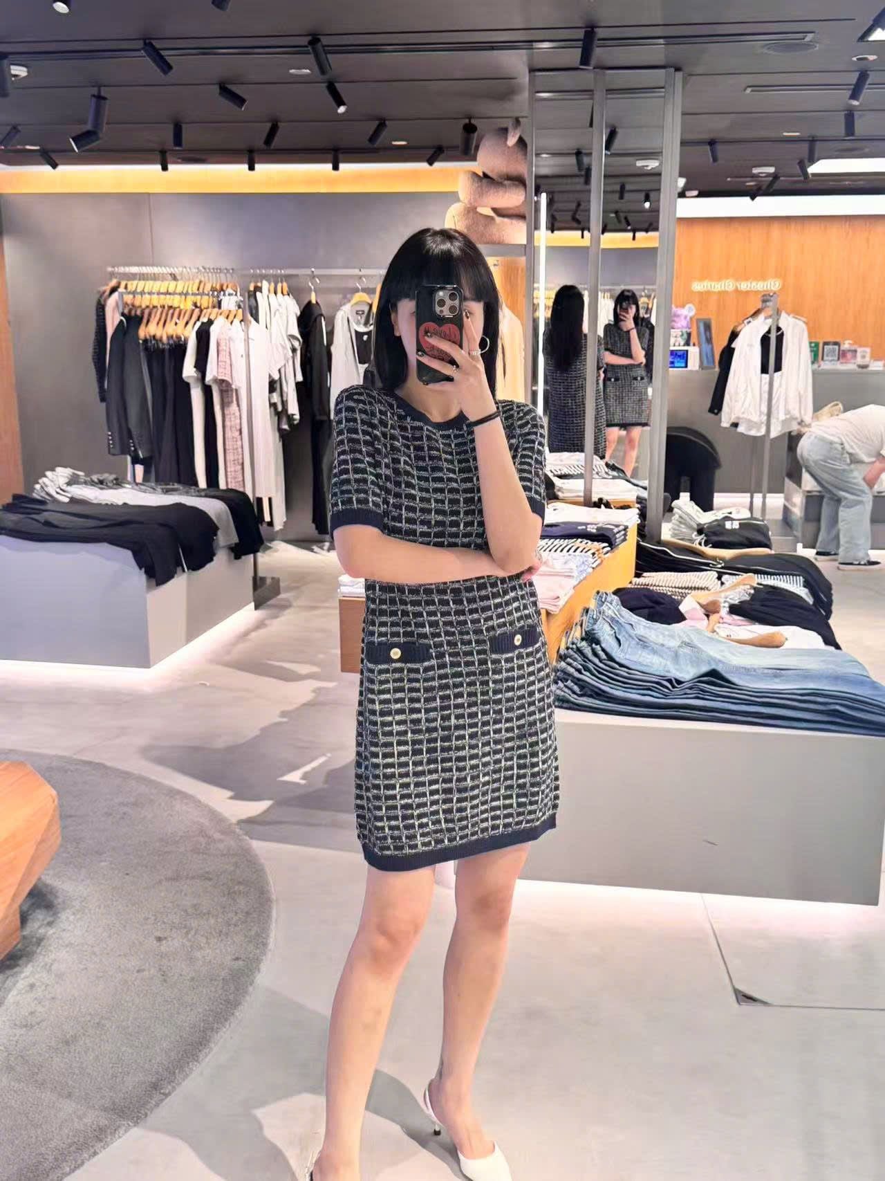  Váy liền thân ô vuông 