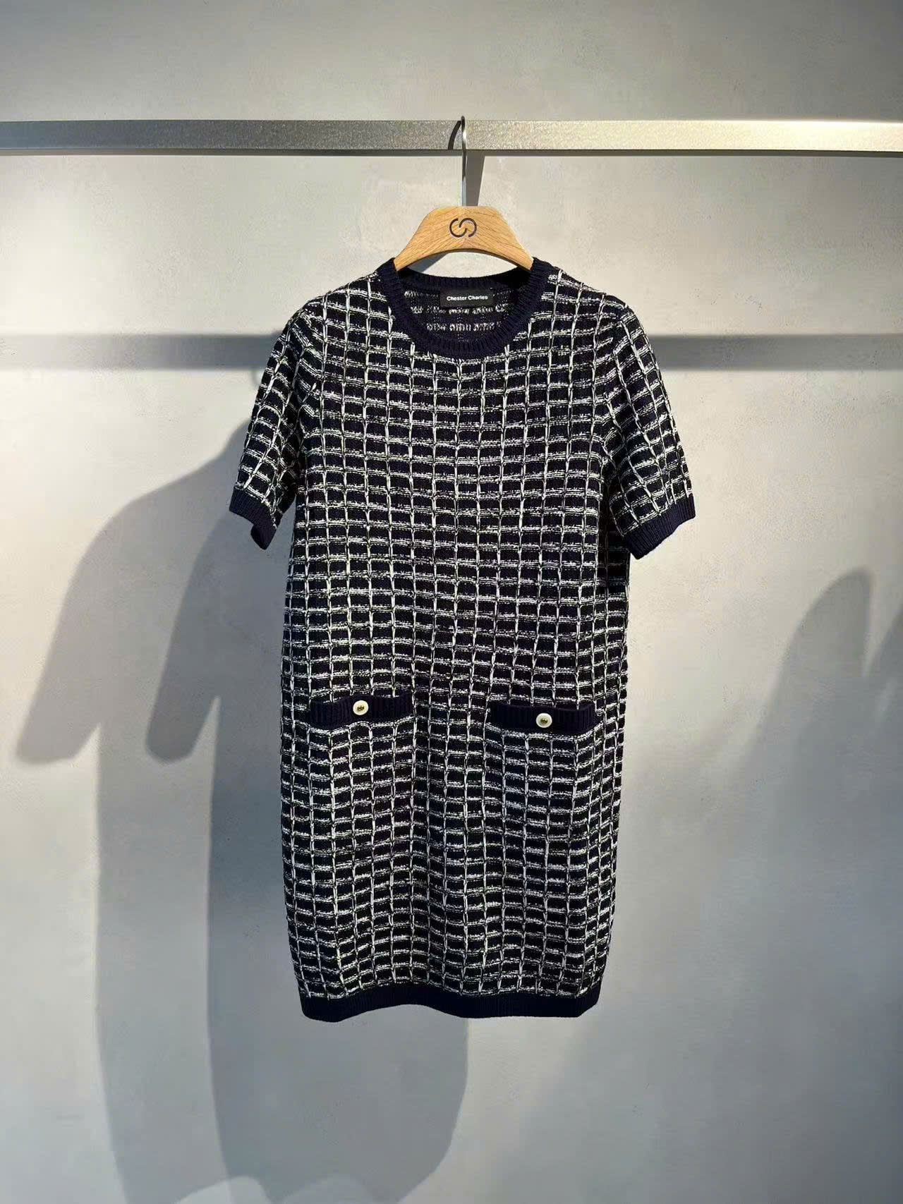  Váy liền thân ô vuông 