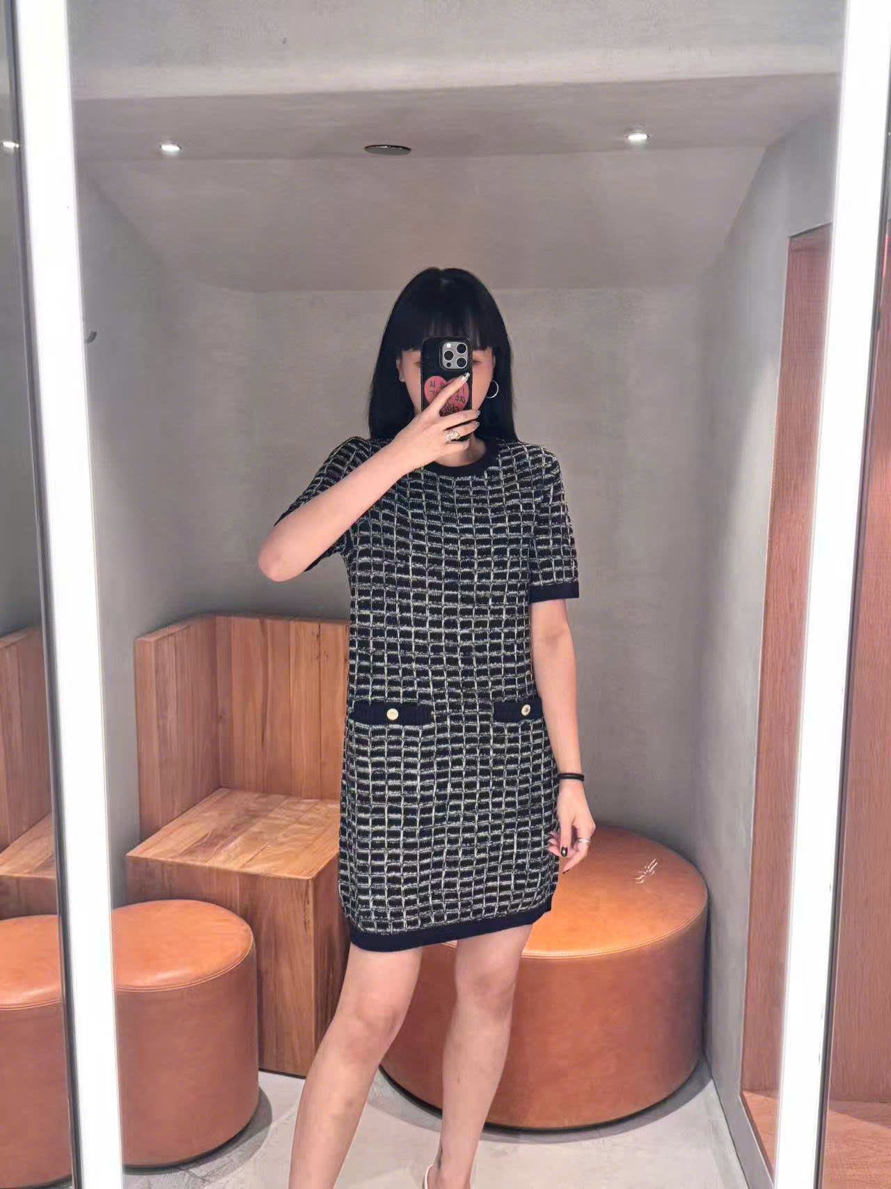  Váy liền thân ô vuông 