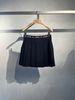  2.Chân váy đen ngắn xếp ly cạp chữ 0636 